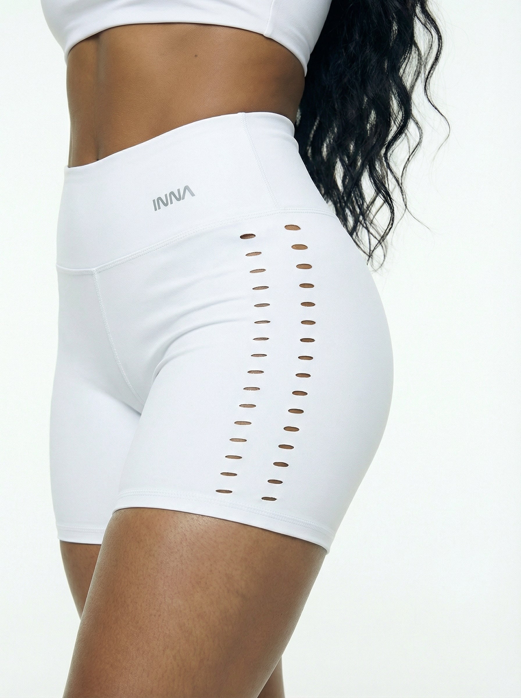 Balance Short | White